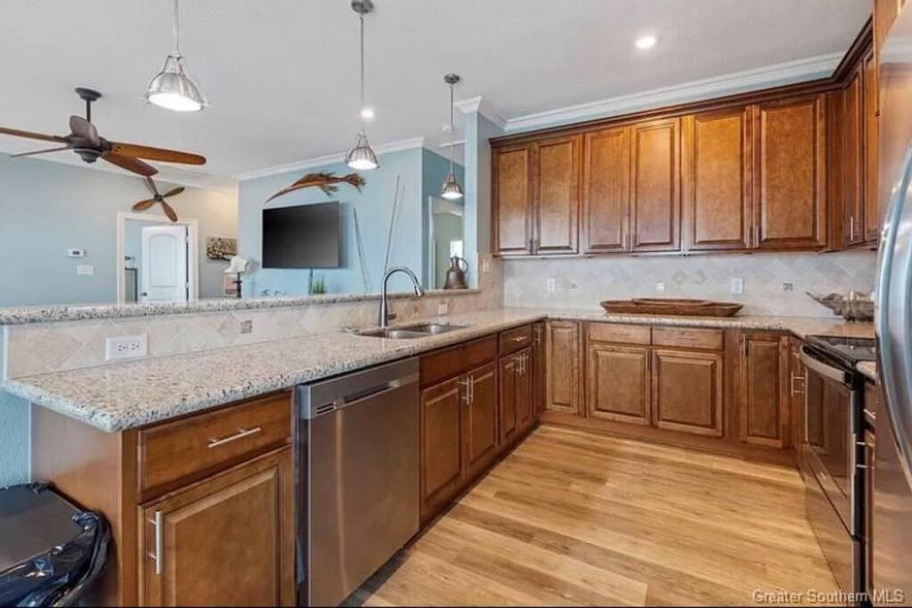 Oceanfront Home Near Hollybeach Cameron Luaran gambar