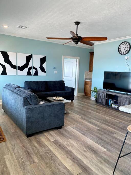 Oceanfront Home Near Hollybeach Cameron Luaran gambar